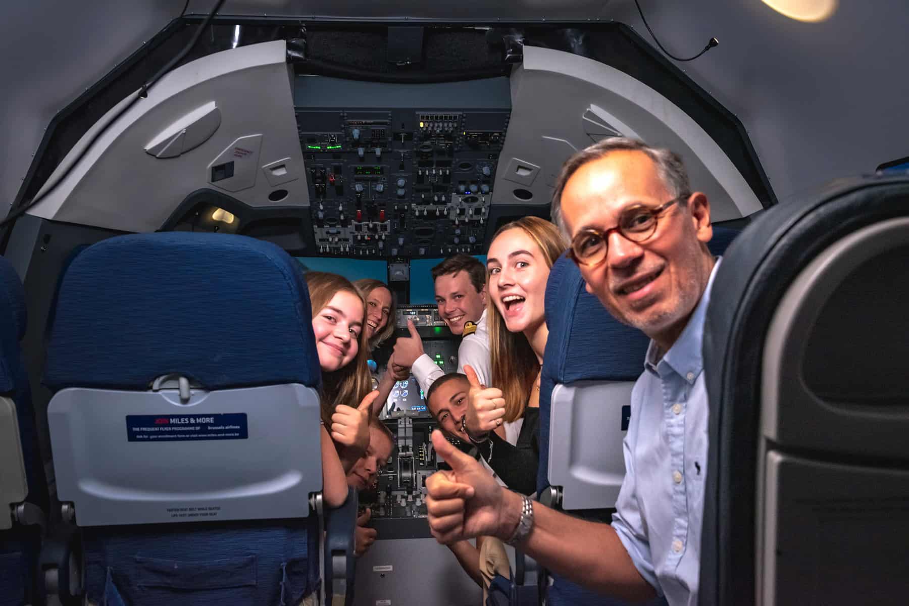 B737-1-fun-pilot-and-3-pax-fun-fun